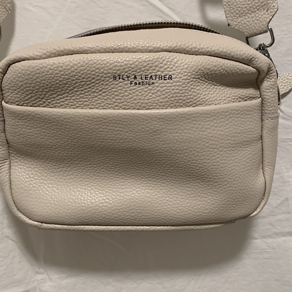 NWOT STLY & LEATHER Fashion Cream colored, guitar strap Crossbody bag - Picture 1 of 15